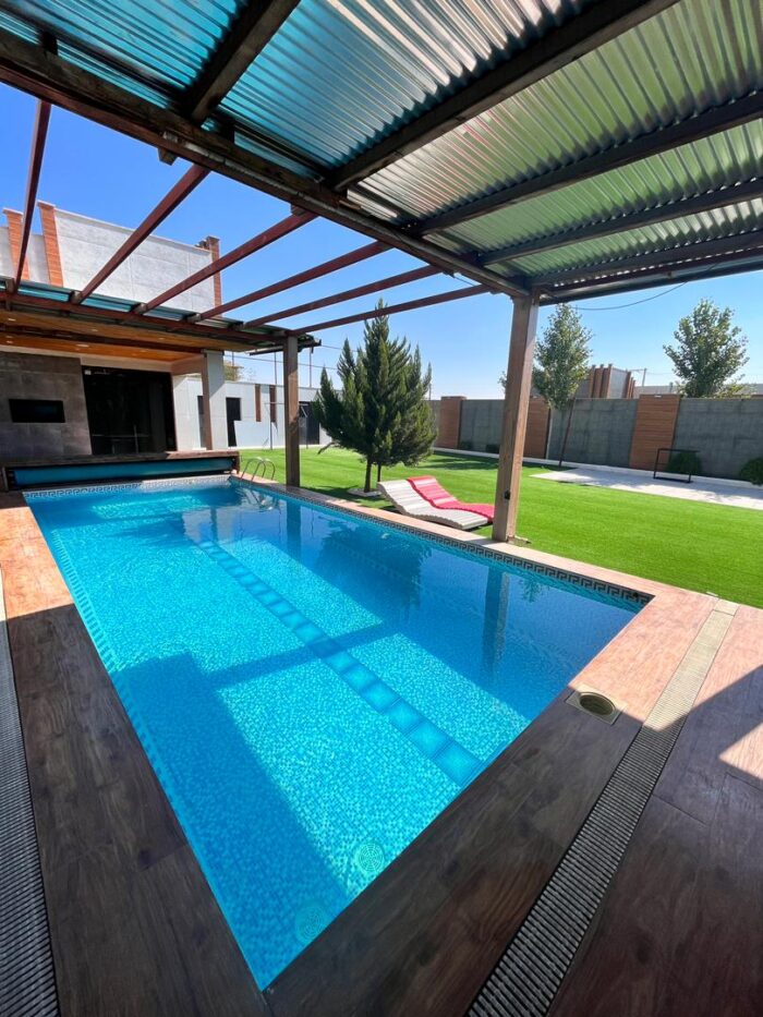 villa a pool