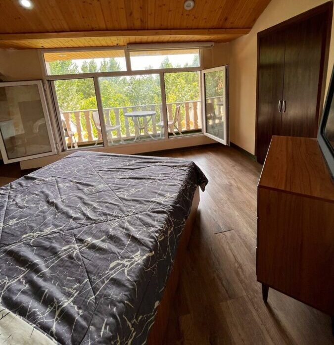 Shahneshin vila-master bedroom